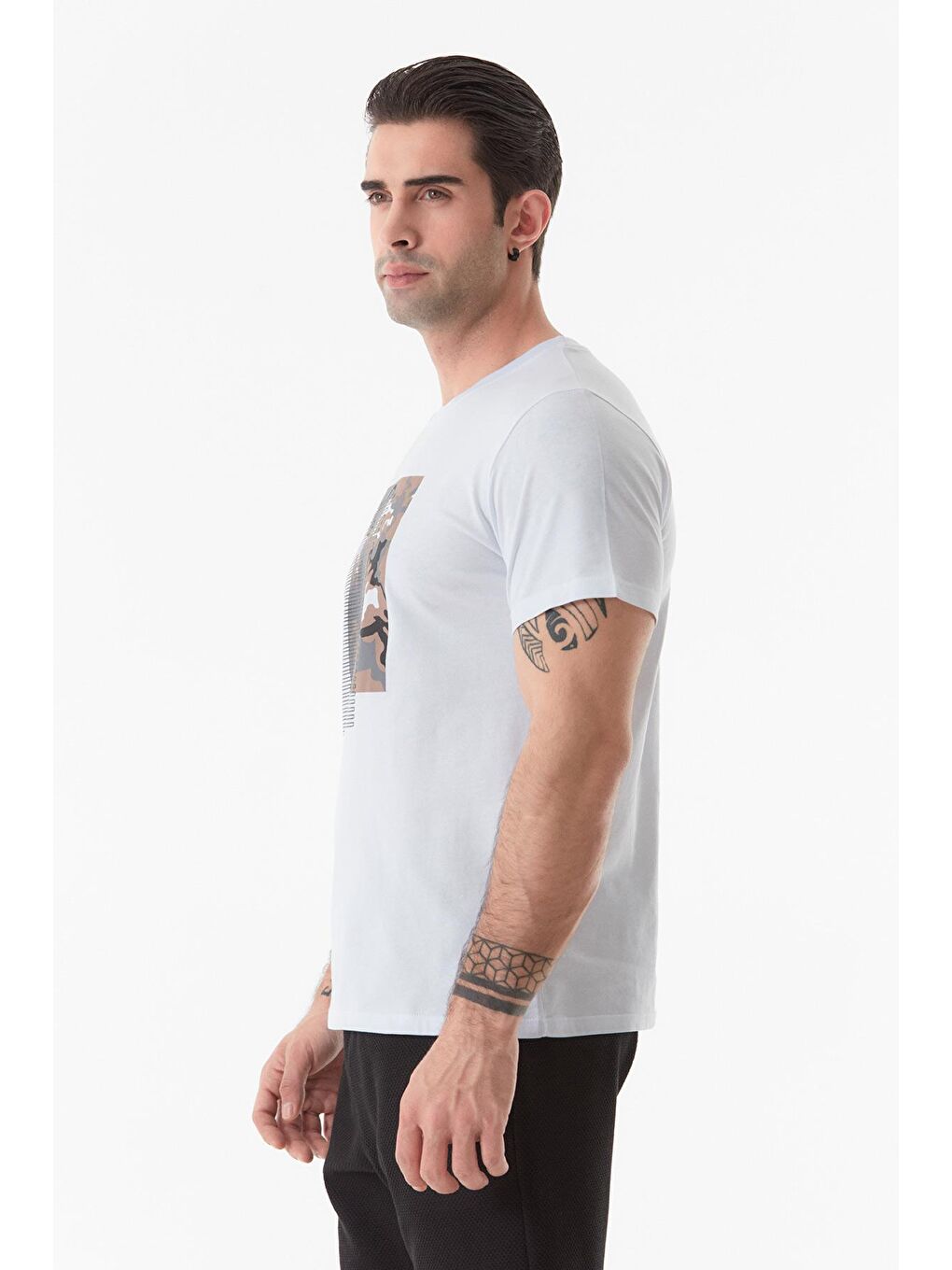 Beyaz Baskılı Bisiklet Yaka Tişört-2