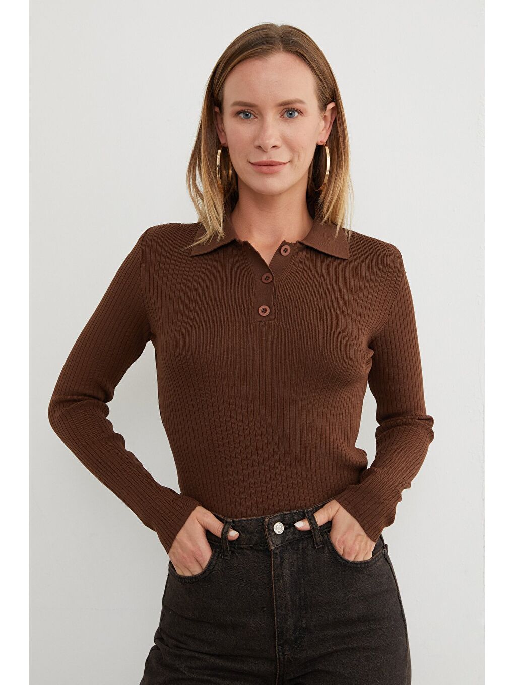 Kahverengi Fitilli Polo Yaka Yarım Düğmeli Triko Kazak-2