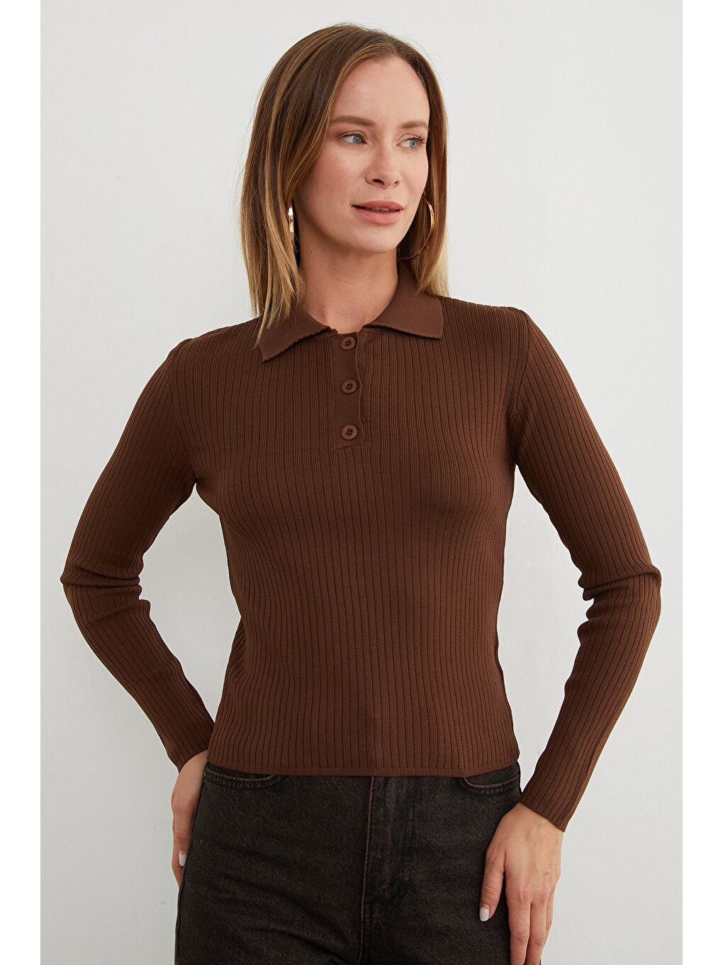 Kahverengi Fitilli Polo Yaka Yarım Düğmeli Triko Kazak-3