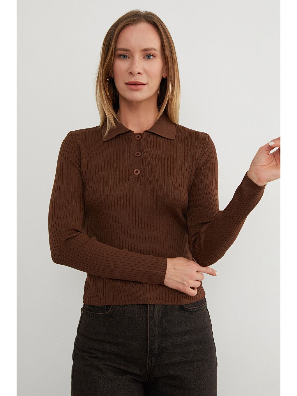 Kahverengi Fitilli Polo Yaka Yarım Düğmeli Triko Kazak-4