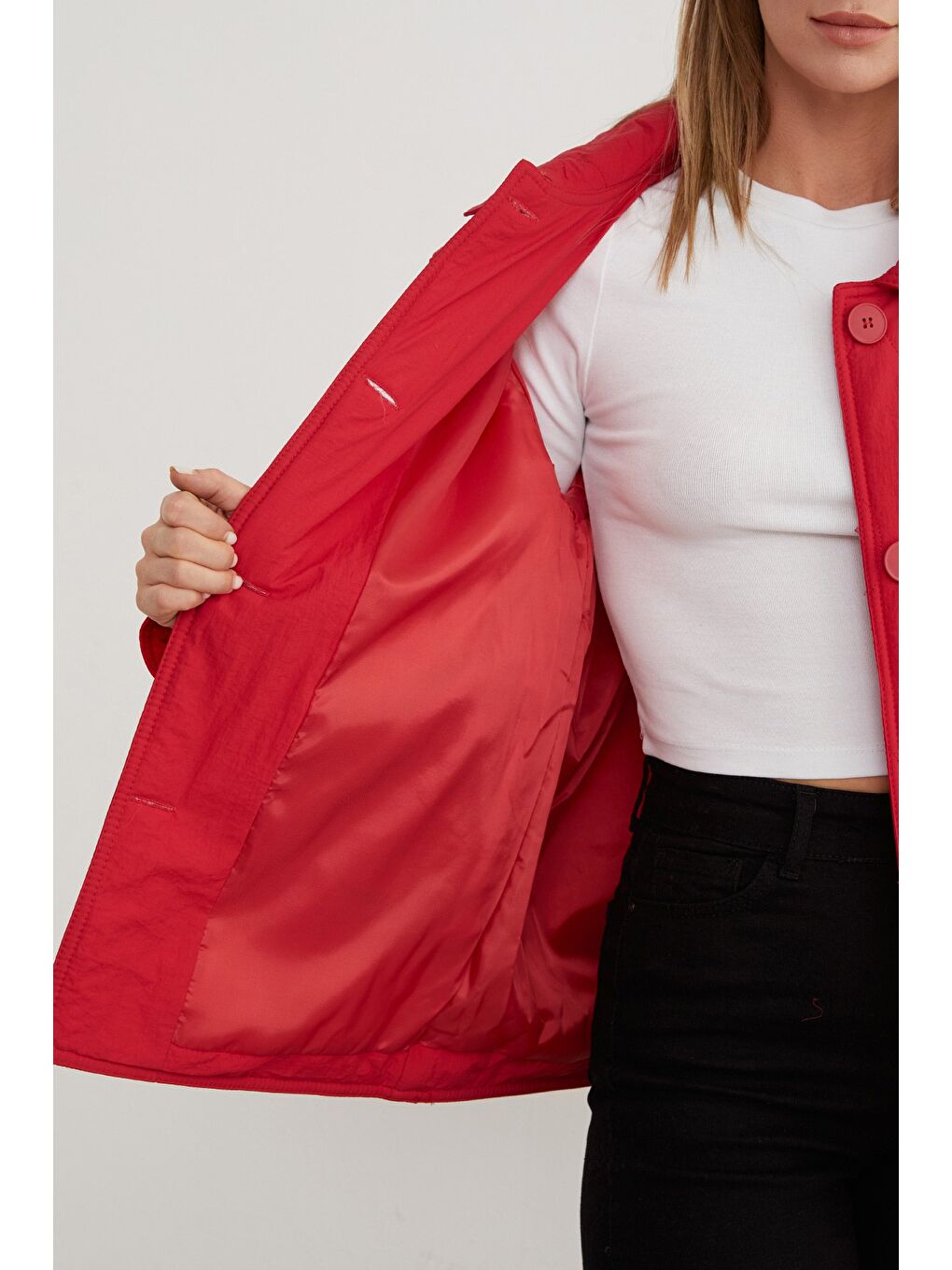 Kırmızı Su Yolu Desenli Kapitone Oversize Düğmeli Mont-4