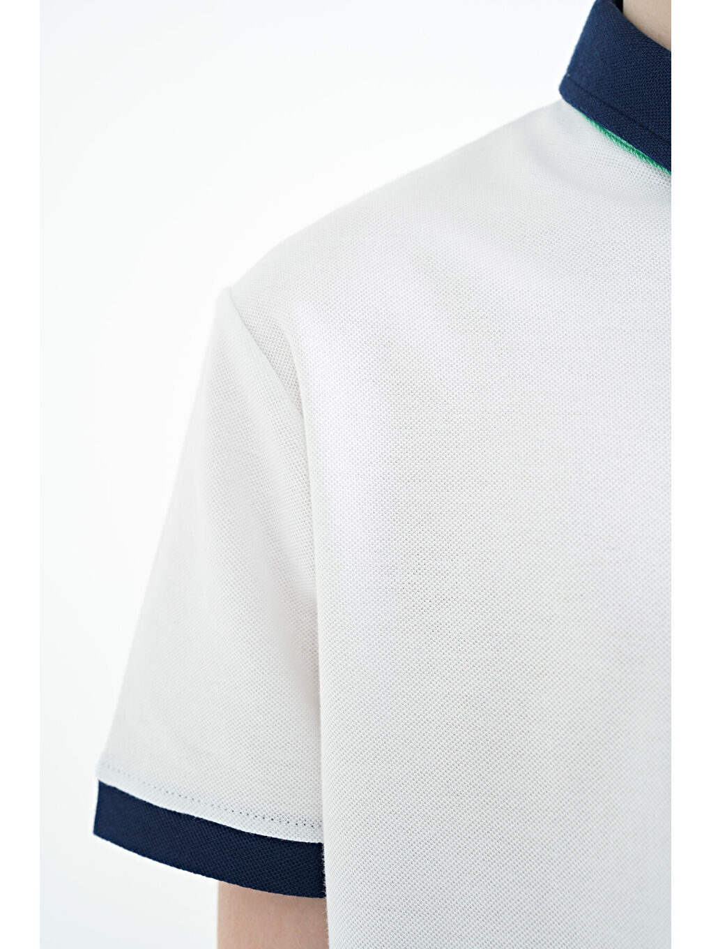 Beyaz Baskılı Cep Detaylı Standart Kalıp Polo Yaka Erkek Çocuk Tişört - 11144-4