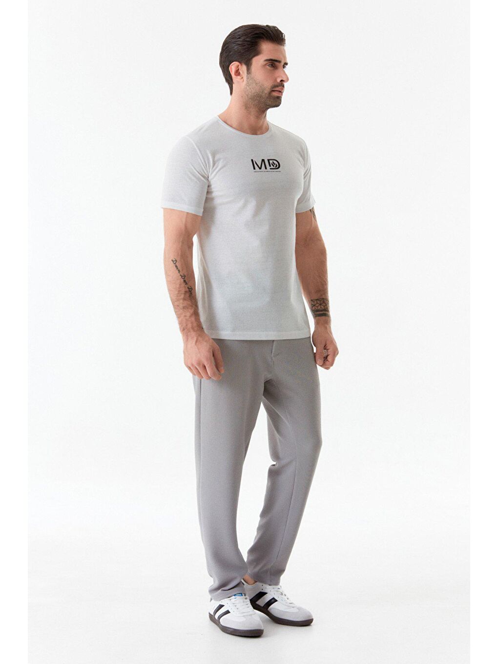 Ekru Baskılı Bisiklet Yaka Tişört-1