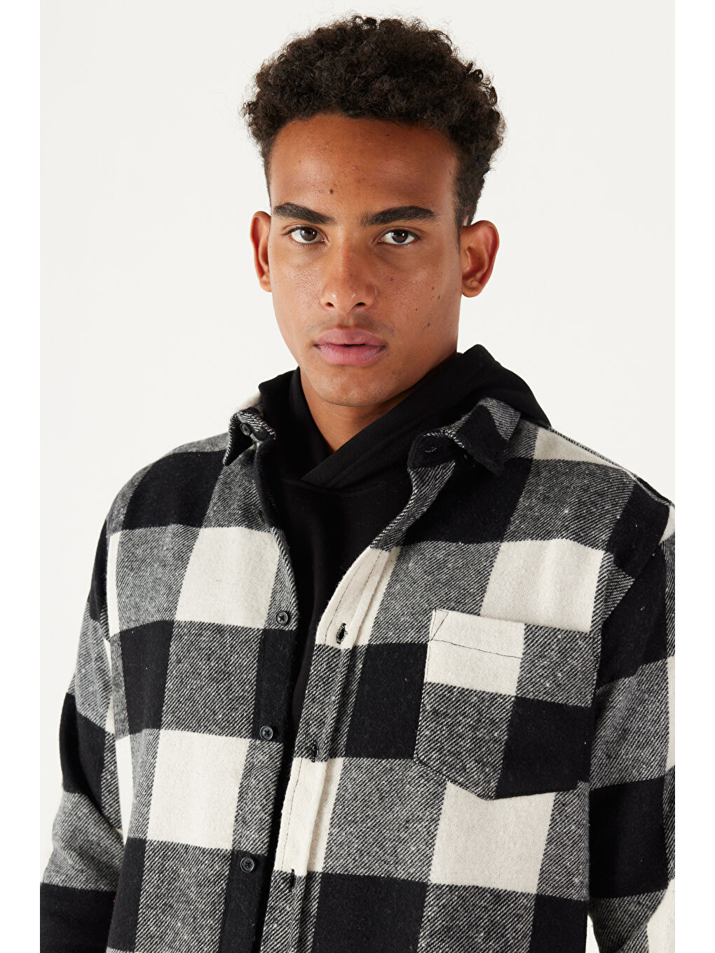 Lila Erkek Ekru-Siyah Comfort Fit Geniş Kesim Düğmeli Yaka Ekose Desenli Flanel Oduncu Gömlek-4