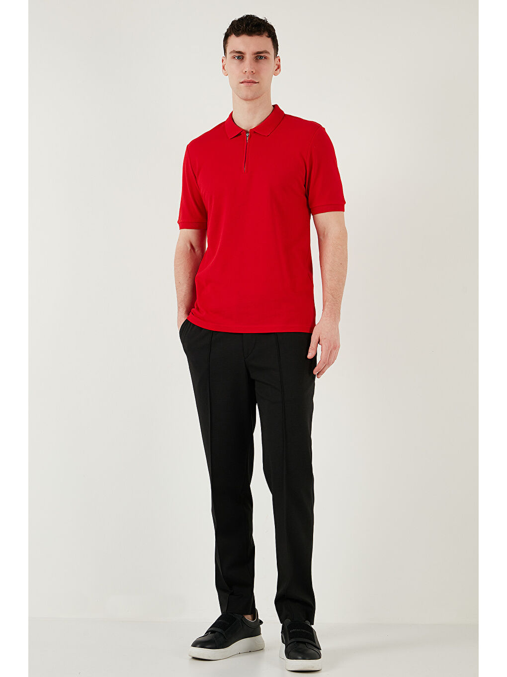 Kırmızı Pamuklu Regular Fit Yarım Fermuarlı Polo Yaka %100 Pamuk Tişört 5903008-2