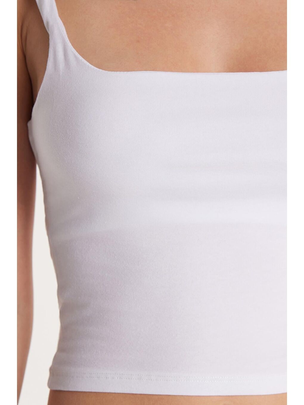 Kadın Slim Fit Dar Kesim İnce Askılı Kare Yaka Beyaz Crop Atlet-2