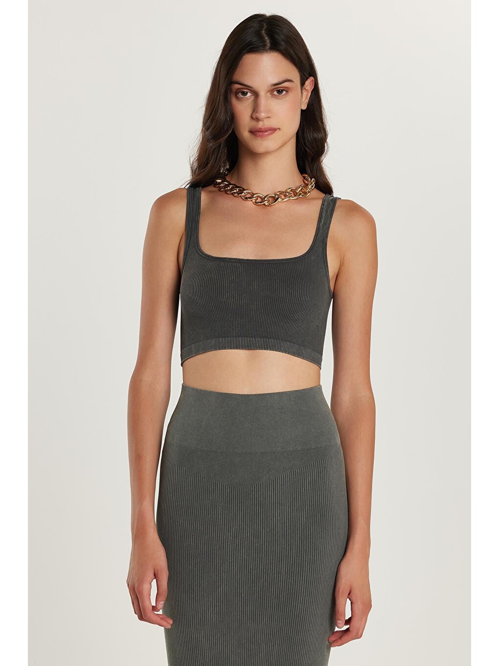 Kadın Slim Fit Dar Kesim Askılı U Yaka Antrasit Crop Atlet-3