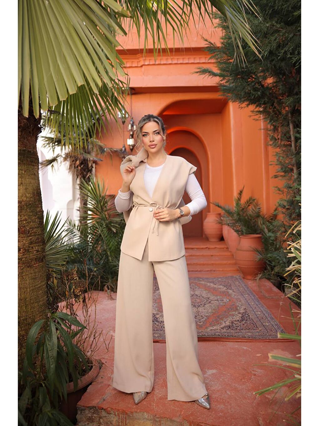 Bej Kadın Uzun Yelek Bol Paça Palazzo Pantolon Yelekli Takım