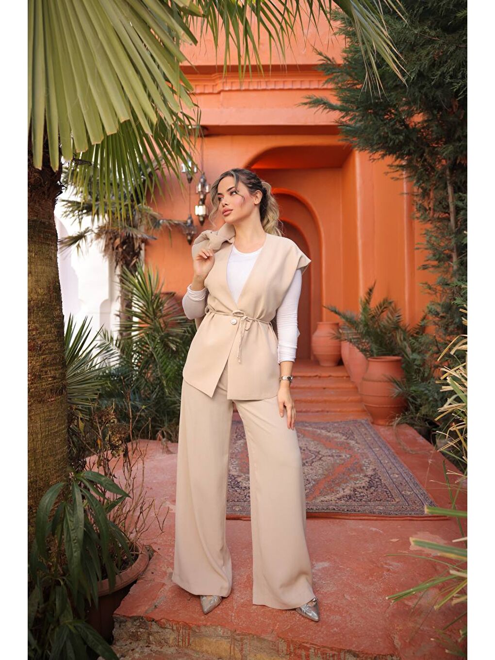 Bej Kadın Uzun Yelek Bol Paça Palazzo Pantolon Yelekli Takım-2