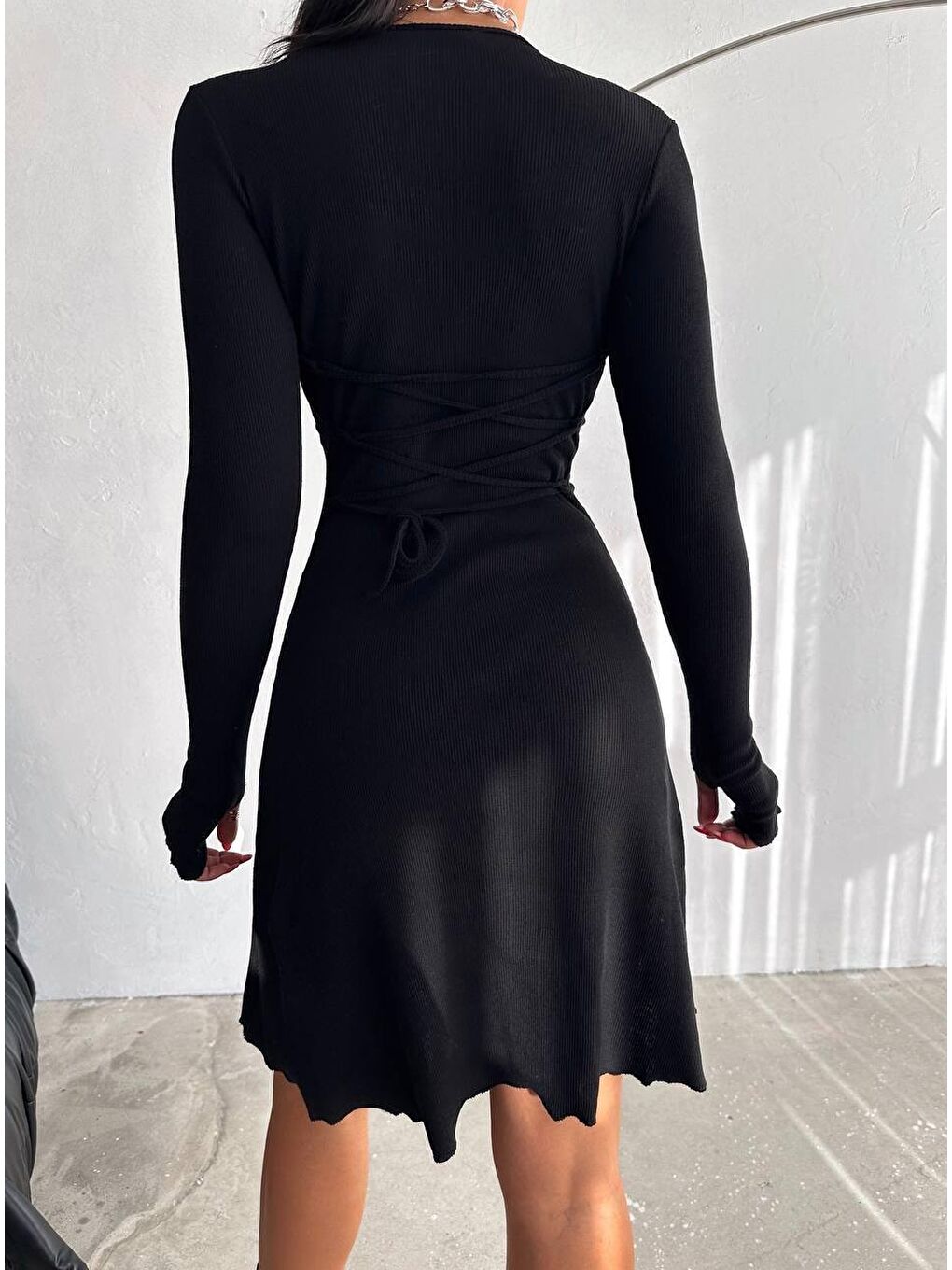 Siyah Sırt Detay Kaşkorse Elbise-2