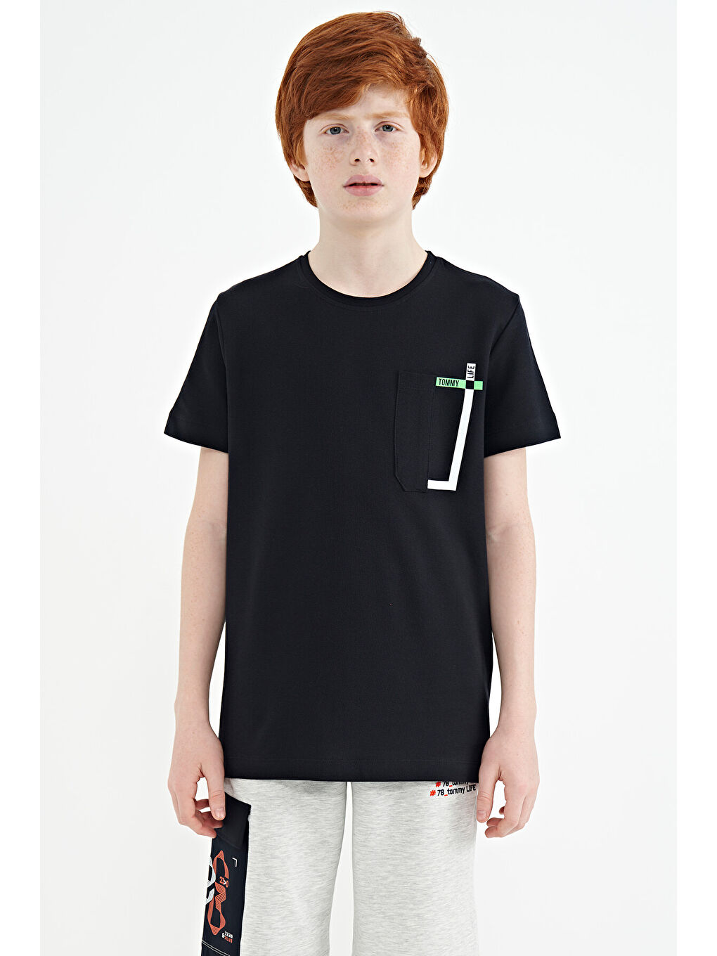 Lacivert Cep Detaylı O Yaka Standart Kalıp Erkek Çocuk Tişört - 11120