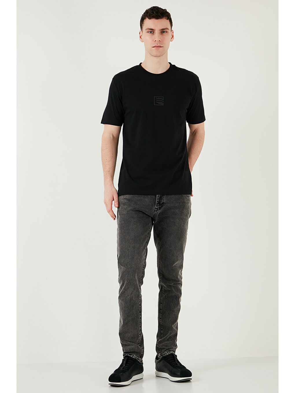 Siyah Pamuklu Regular Fit Bisiklet Yaka %100 Pamuk Tişört 5902948-2