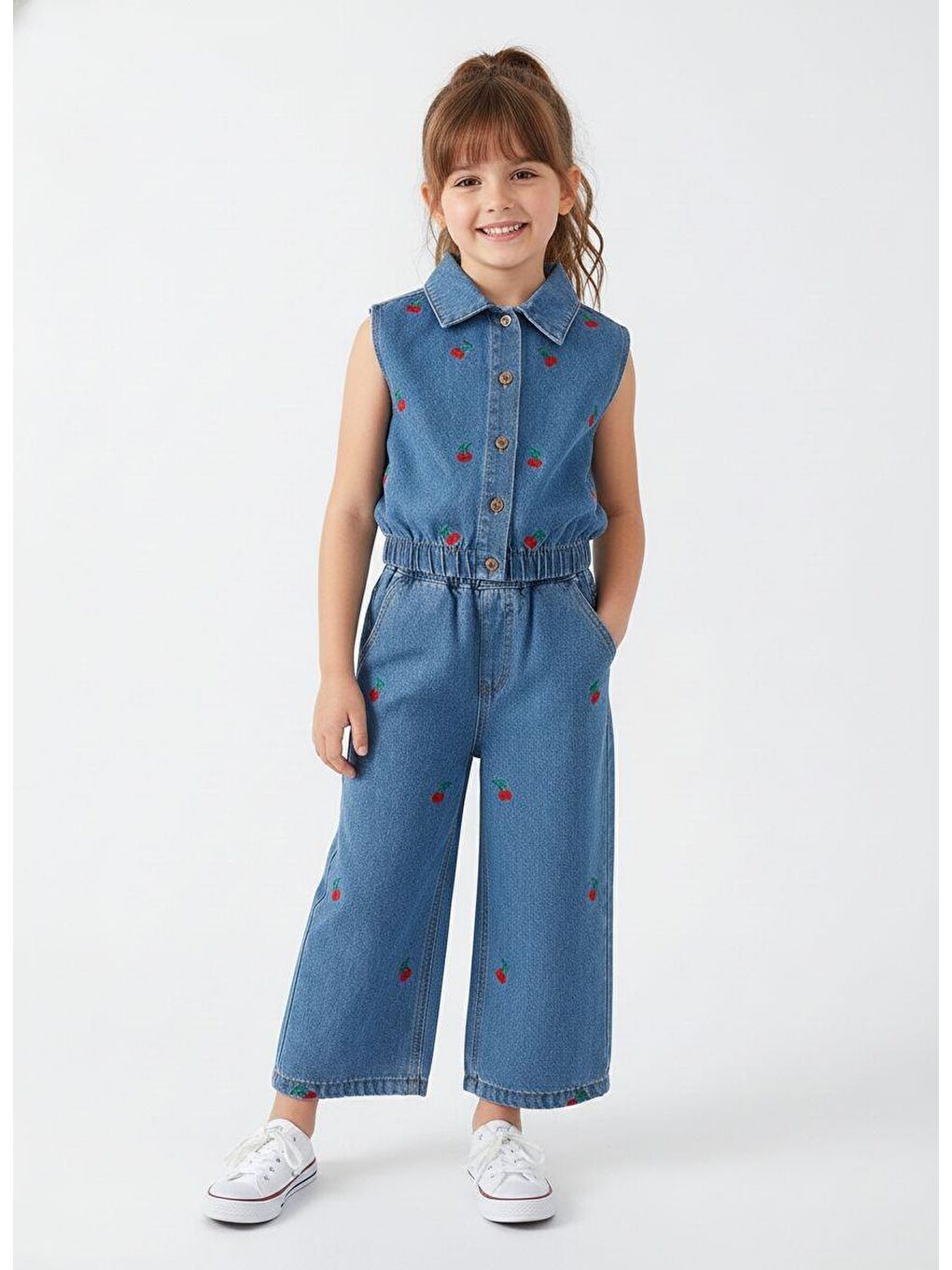 Kız Çocuk Pamuklu Mavi Kiraz Nakışlı Denim Takım - Kolsuz Gömlek Yaka & Geniş Paça Pantolon-1