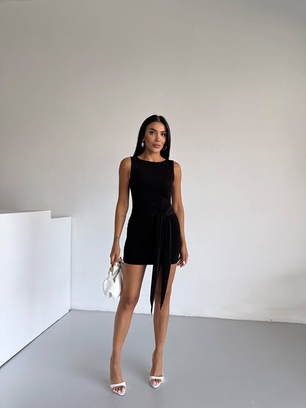 Kadın Siyah Kuşaklı Elbise-2