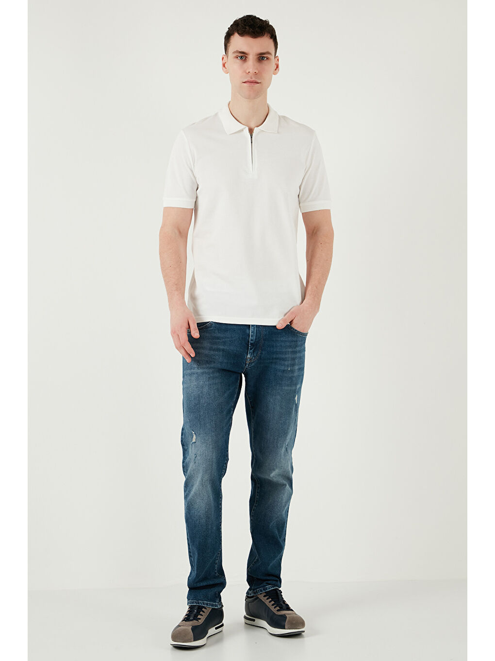 Beyaz Pamuklu Regular Fit Yarım Fermuarlı Polo Yaka %100 Pamuk Tişört 5903008-2