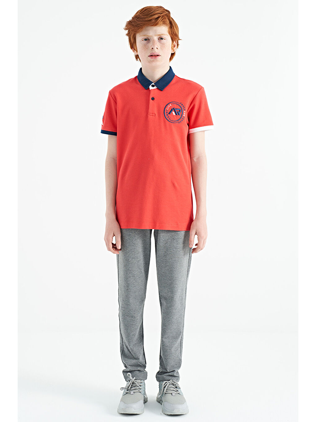 Kırmızı Coral Kol Ucu Renkli Logo Nakışlı Standart Kalıp Polo Yaka Erkek Çocuk Tişört - 11138-1