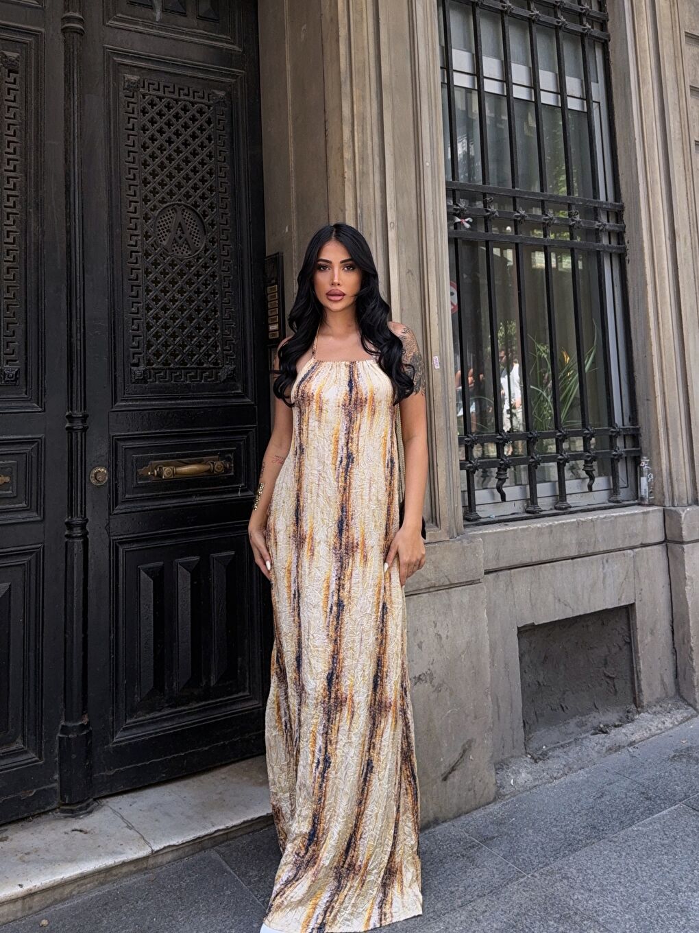 Bej Boyundan Bağlamalı Sırt Dekolte Tasarım Elbise-3