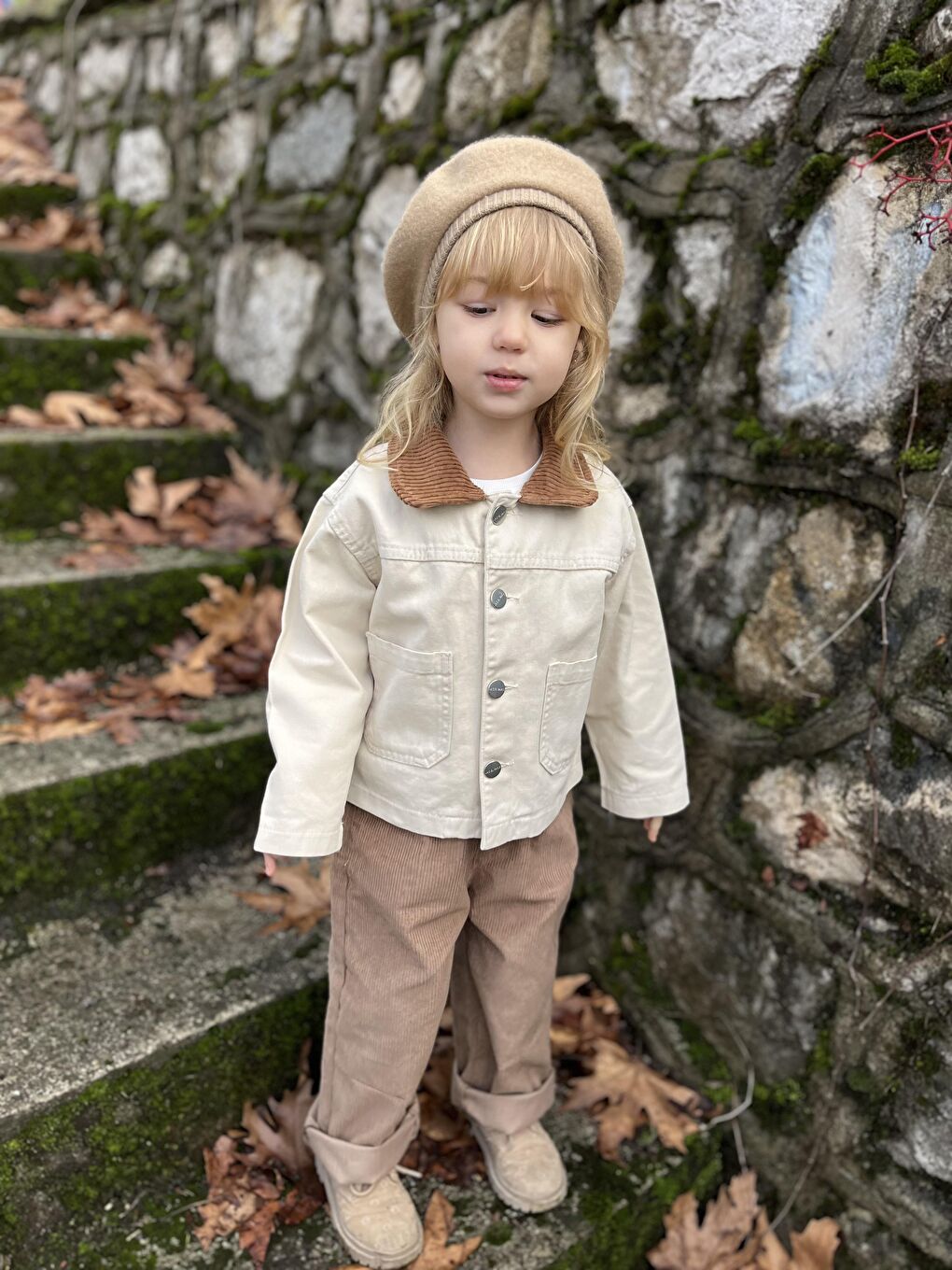 Beyaz Kız Çocuk Pamuklu Krem Düğmeli Ceket Takım - Kahverengi Kadife Pantolonlu 2'Li Set-5