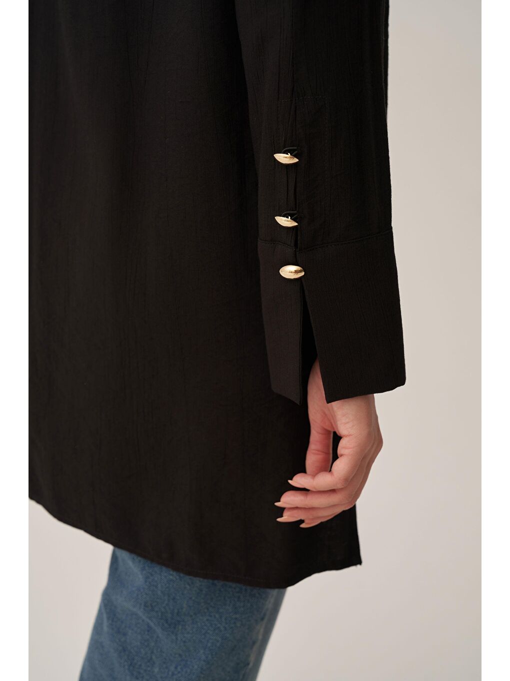 Siyah-Kırışık Efektli Poplin Gömlek-4