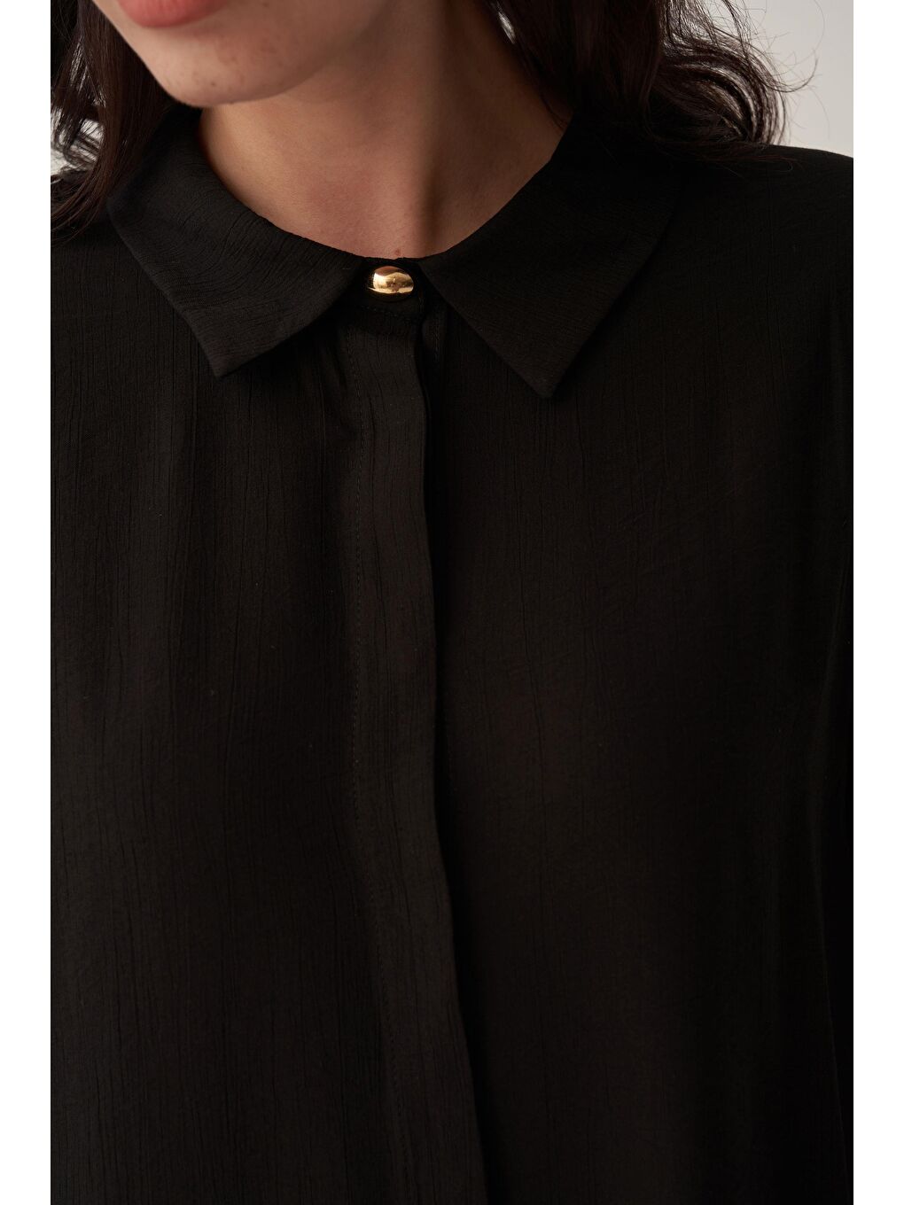 Siyah-Kırışık Efektli Poplin Gömlek-5