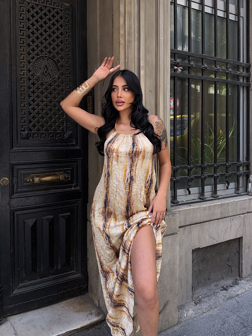 Bej Boyundan Bağlamalı Sırt Dekolte Tasarım Elbise-4