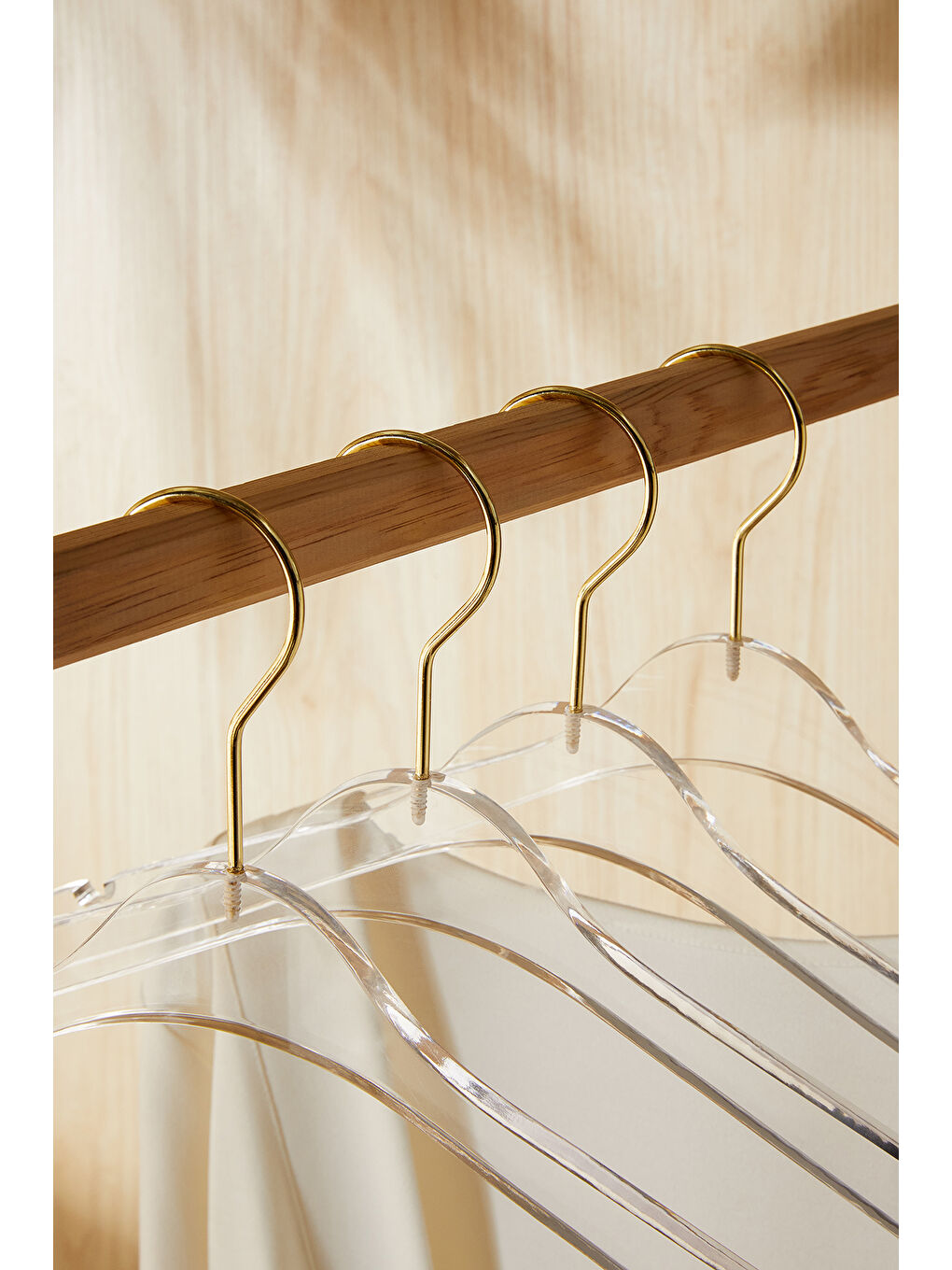 Renksiz 4'lü Şeffaf Akrilik Giysi Askısı 21.5 x 38.5 x 1 cm-3