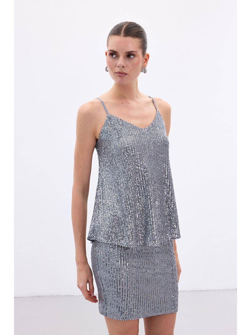 Payet Detaylı Askılı Bluz - Gri-2