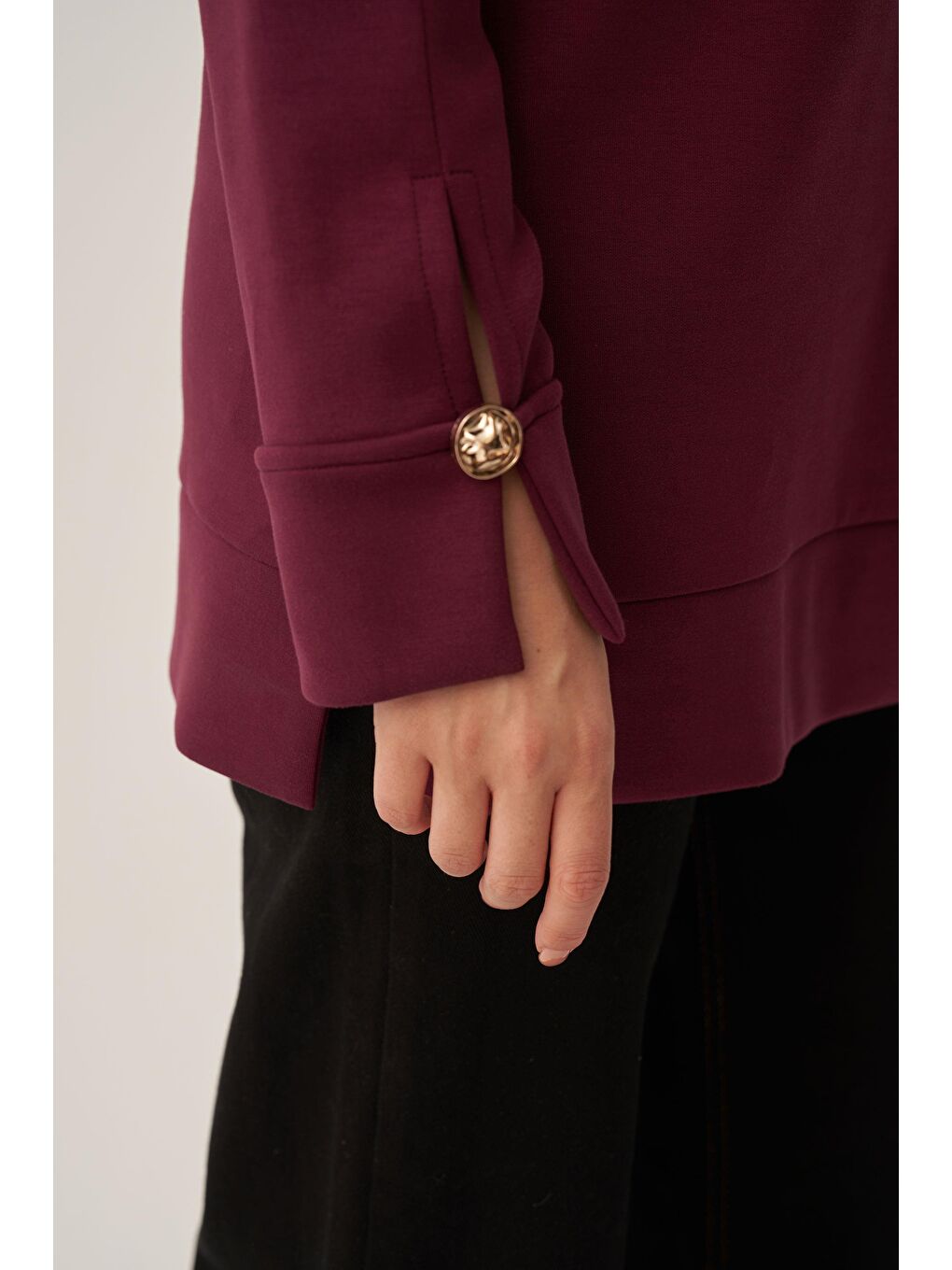 Bordo-Yumuşak Dokulu Gold Dügmeli Sweatshirt-4