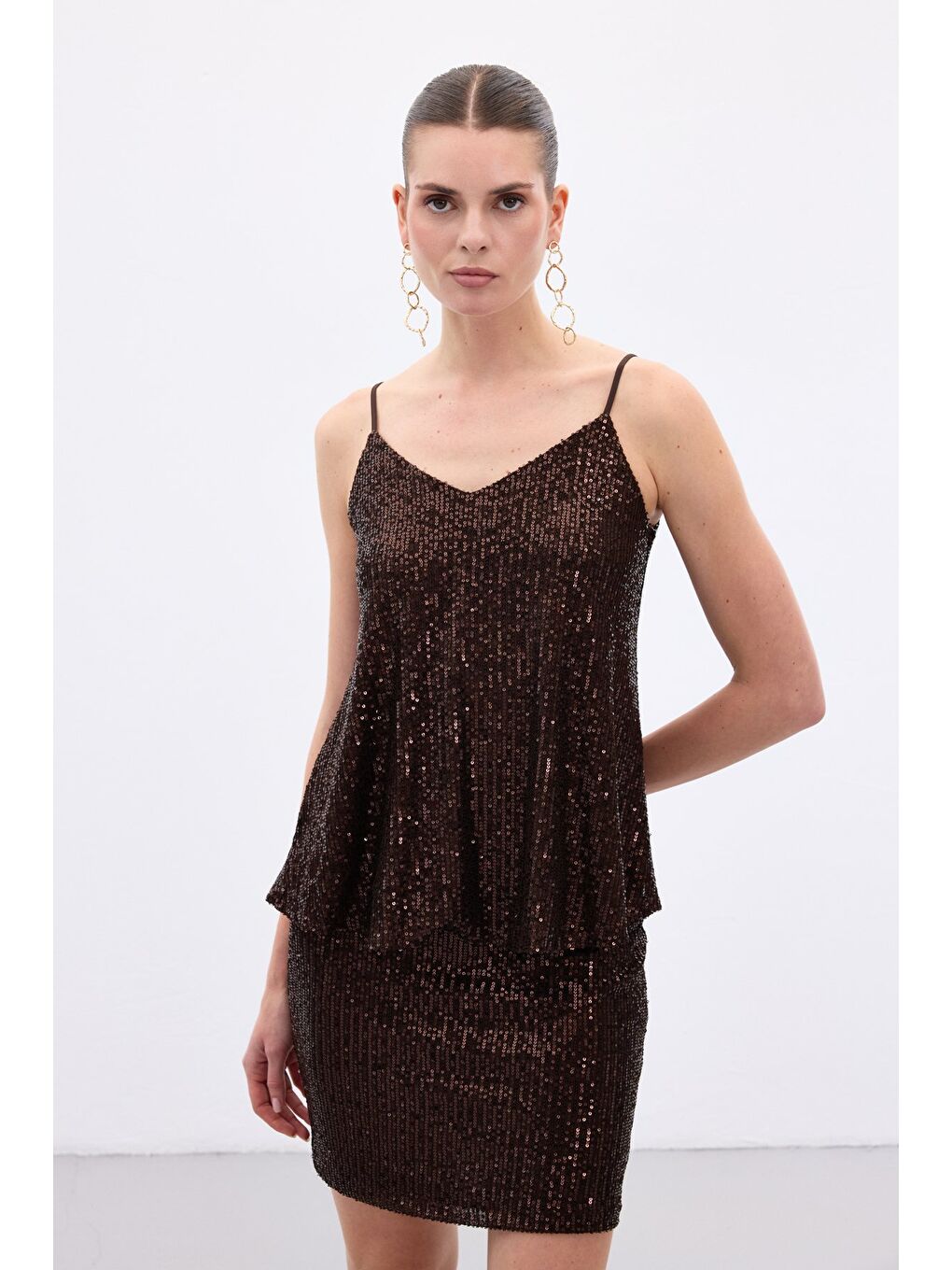 Kahverengi Payet Detaylı Askılı Bluz - Kahve-3