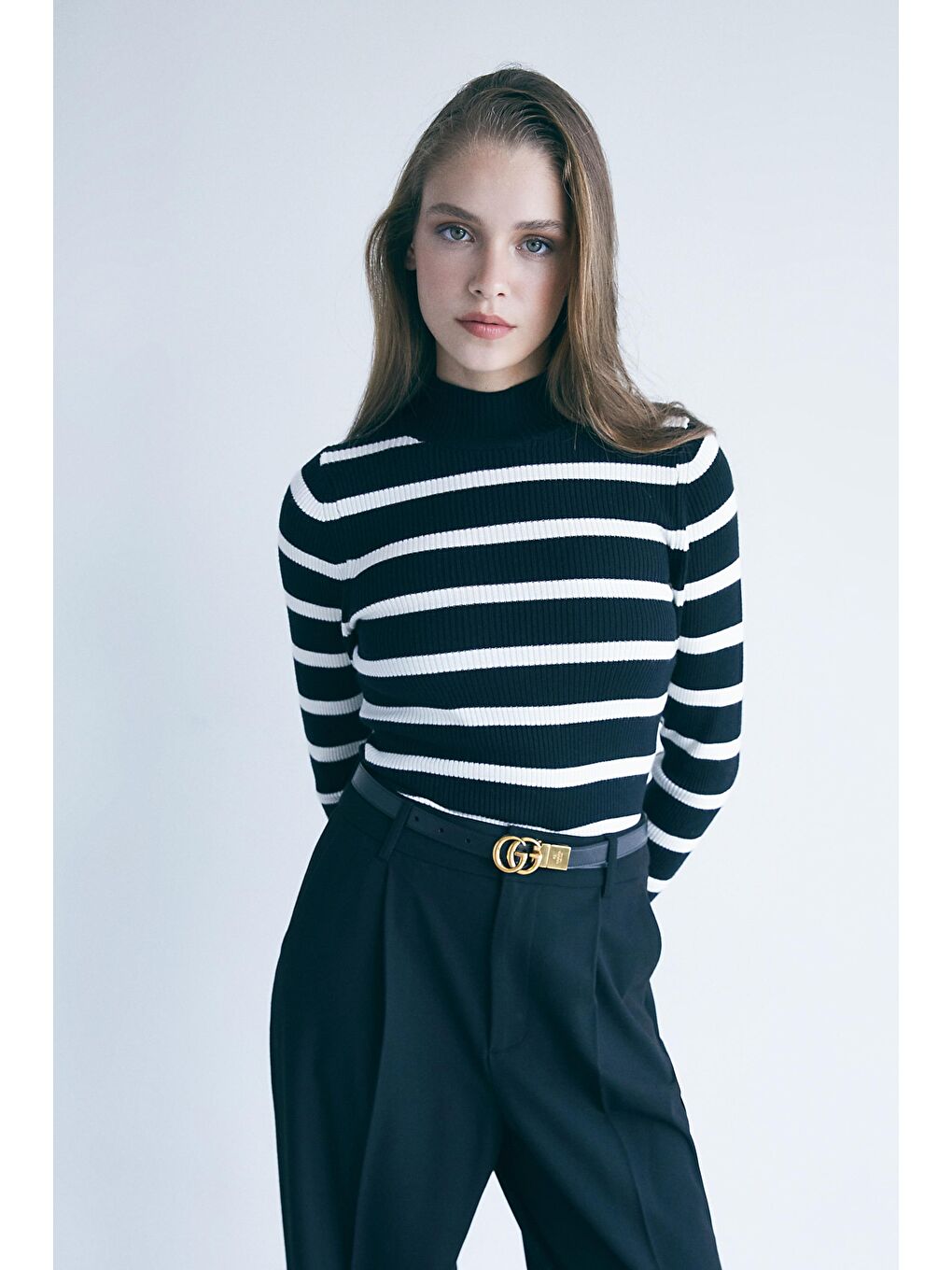 Siyah-Beyaz Çizgili Dik Yakalı Kazak-1