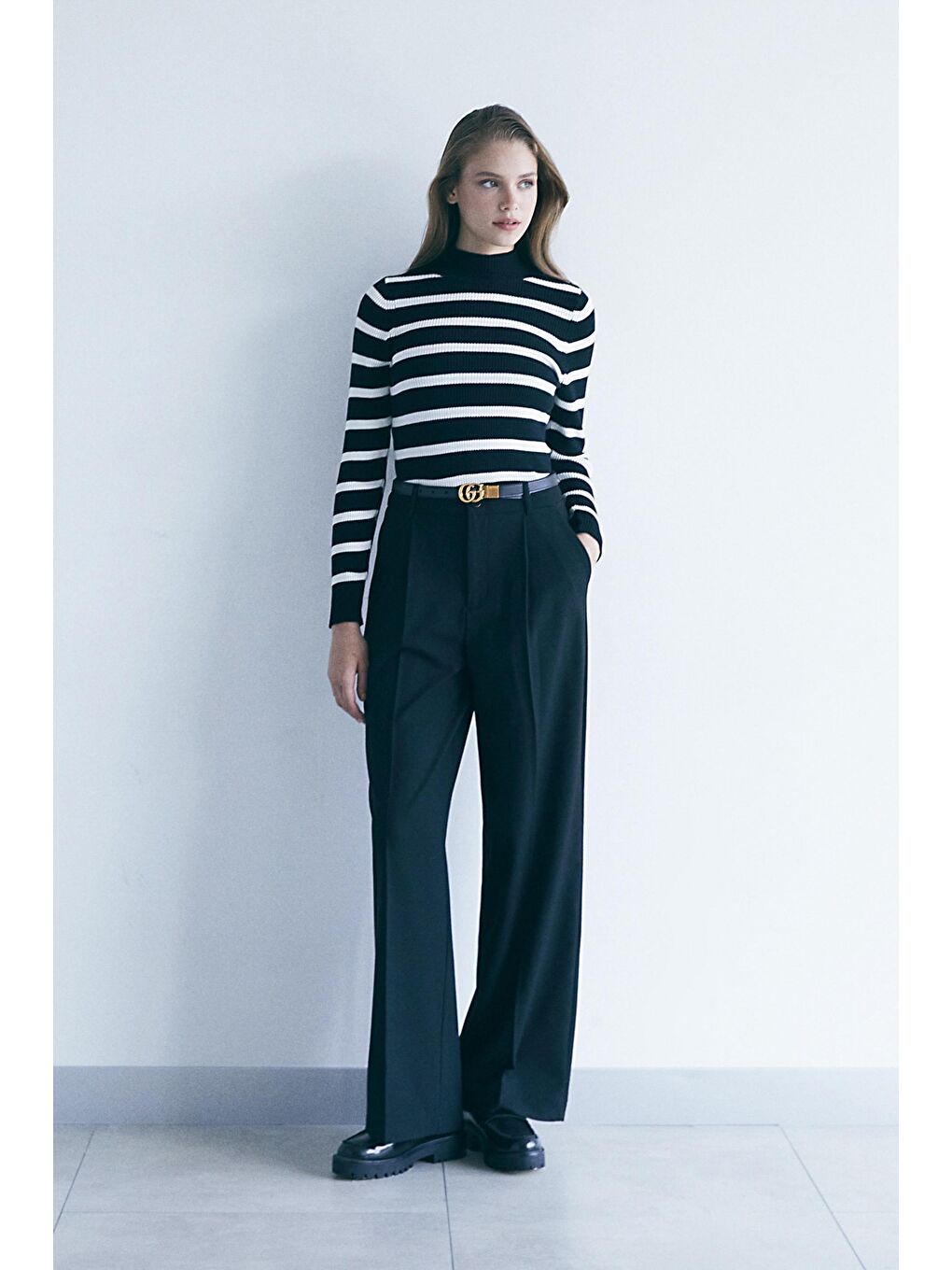 Siyah-Beyaz Çizgili Dik Yakalı Kazak-4