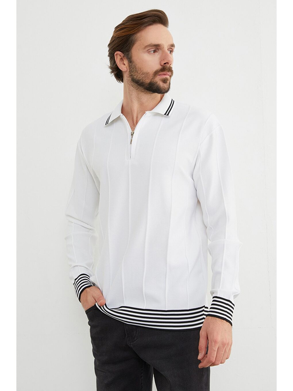 Beyaz Çizgili Polo Yaka Yarım Fermuarlı Triko Kazak
