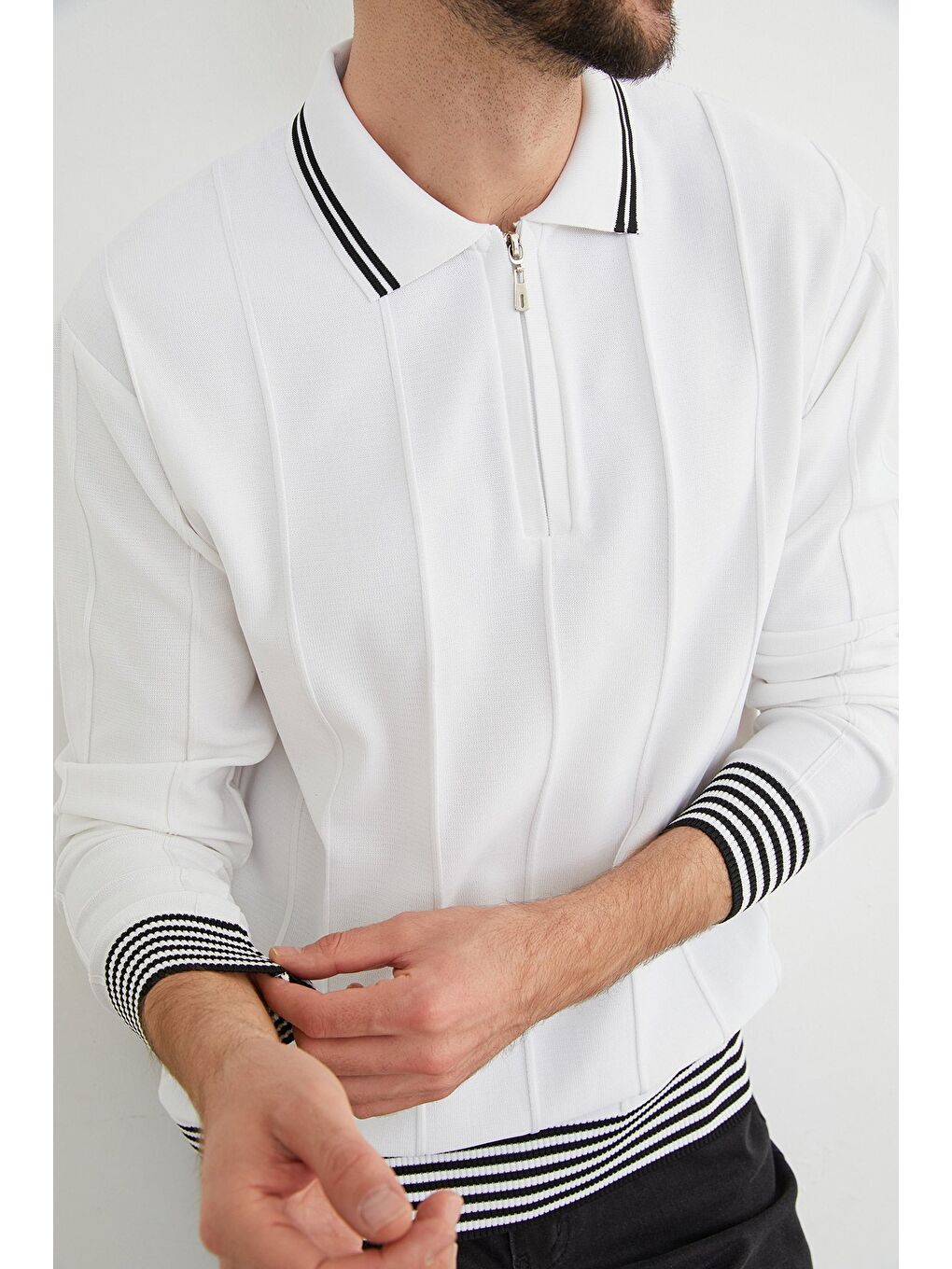 Beyaz Çizgili Polo Yaka Yarım Fermuarlı Triko Kazak-2