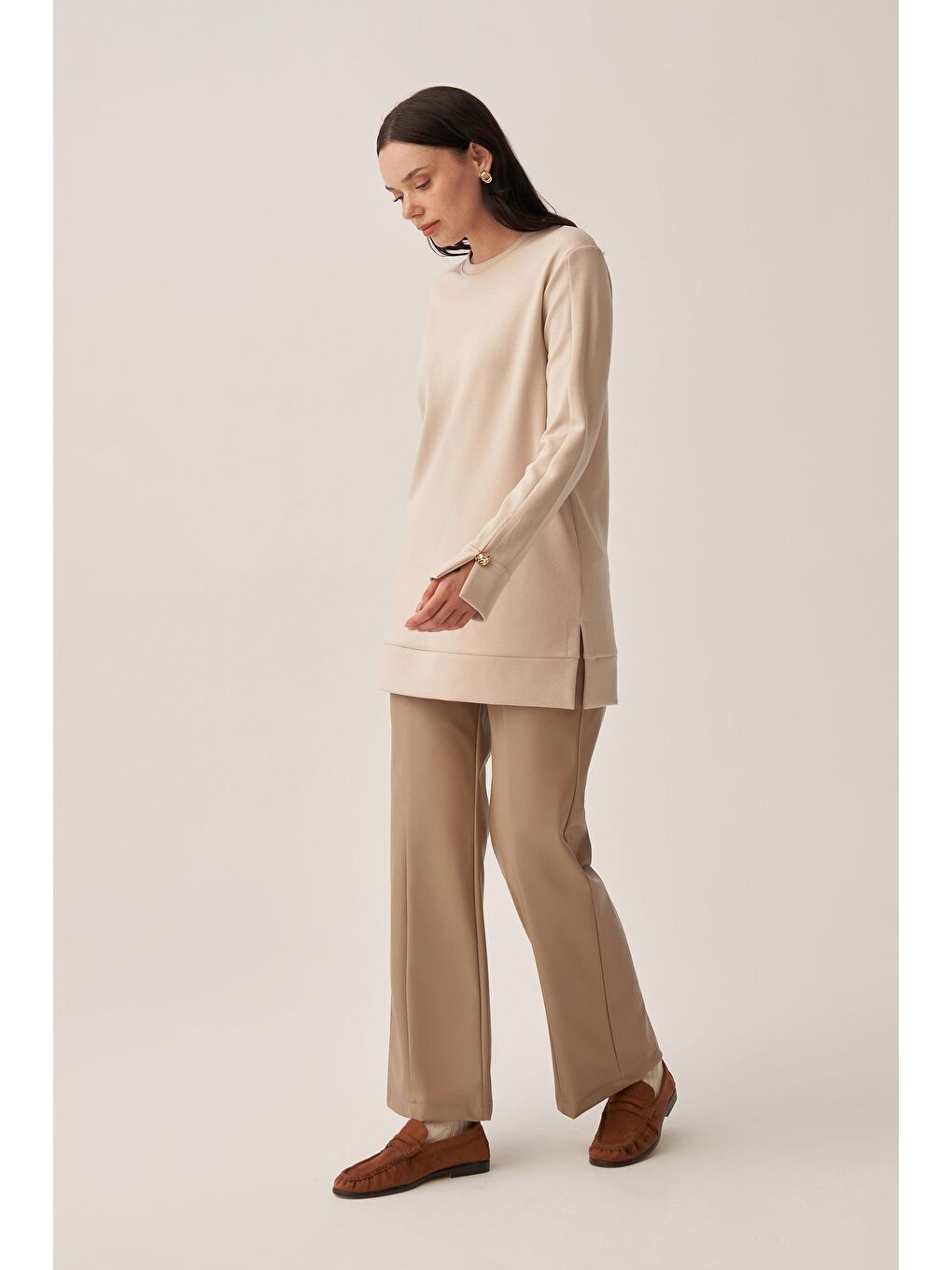 Bej Taş-Yumuşak Dokulu Gold Dügmeli Sweatshirt