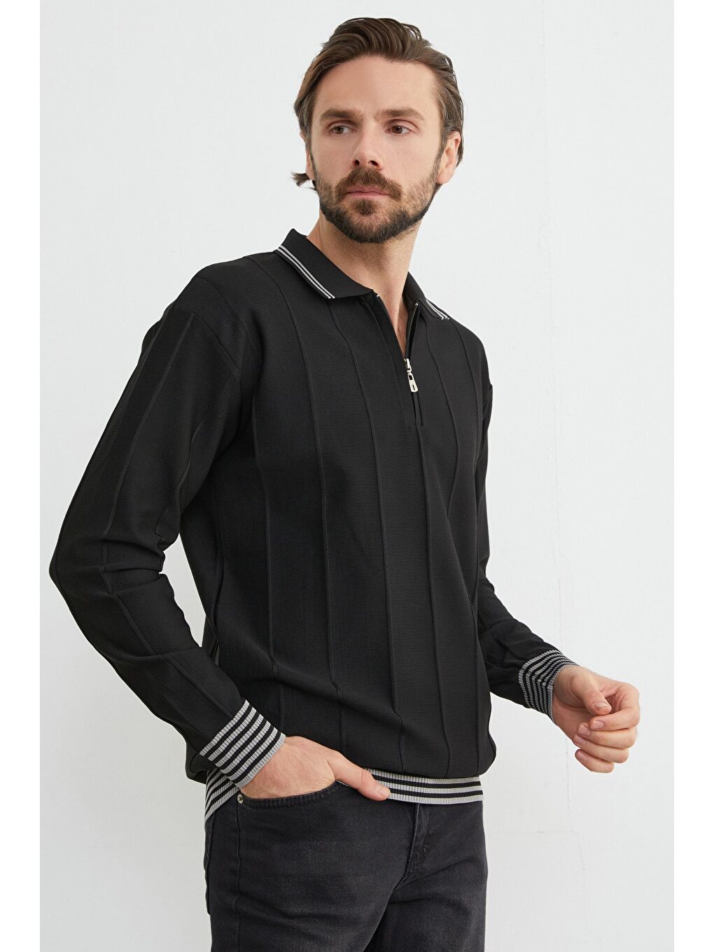 Siyah Çizgili Polo Yaka Yarım Fermuarlı Triko Kazak