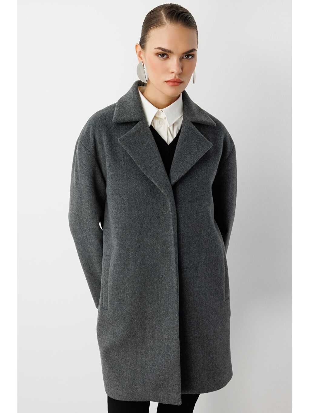 Çıt Çıt Kapamalı Gri Yünlü Kısa Kaşe Kaban-1