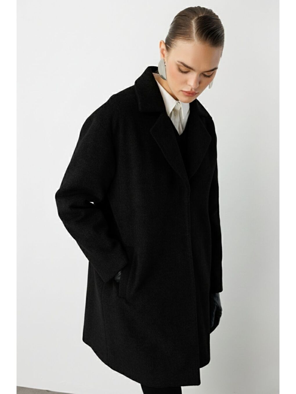 Çıt Çıt Kapamalı Siyah Yünlü Kısa Kaşe Kaban-3