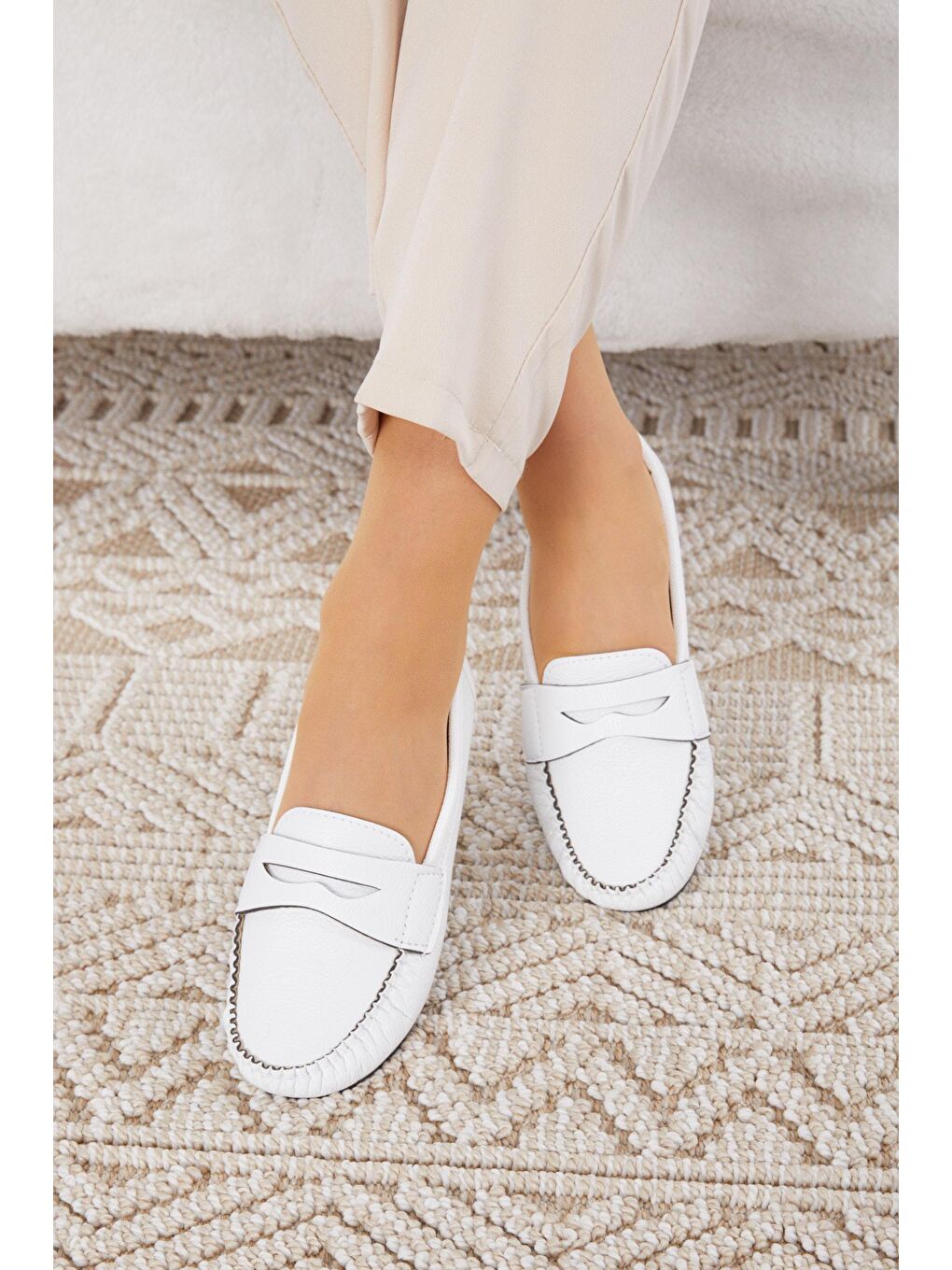 Kadın Beyaz Hafif Rahat Taban Günlük Babet - 24583-1