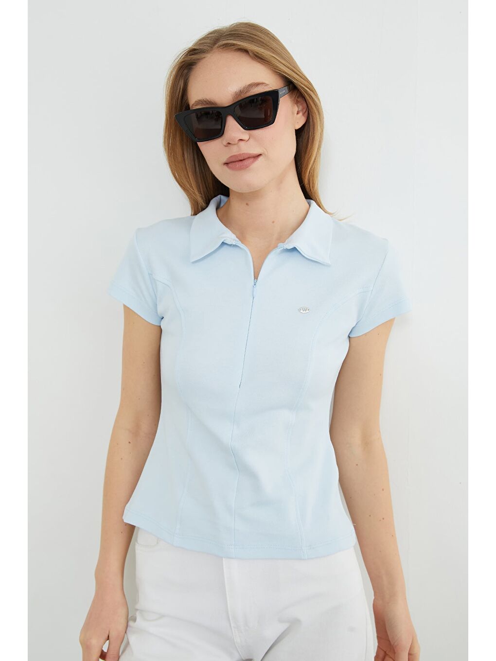 Mavi Metal Aksesuarlı Yarım Fermuarlı Slim Fit Tişört-2