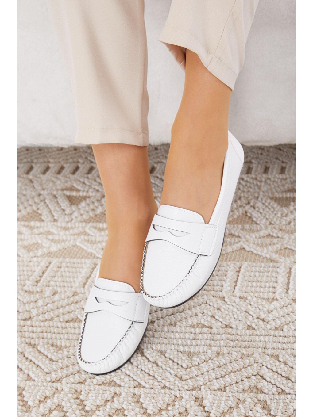 Kadın Beyaz Hafif Rahat Taban Günlük Babet - 24583-2