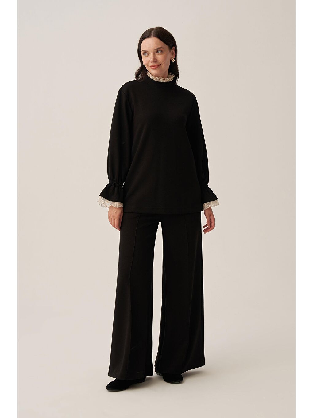 Siyah-Yumuşak Dokulu Fisto Garnili Pantolonlu Takım