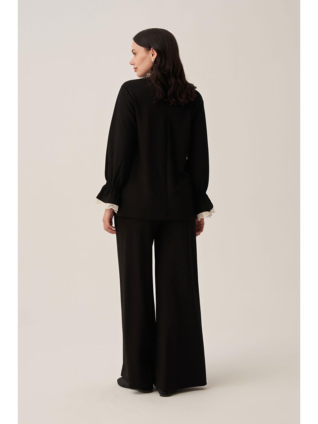 Siyah-Yumuşak Dokulu Fisto Garnili Pantolonlu Takım-2