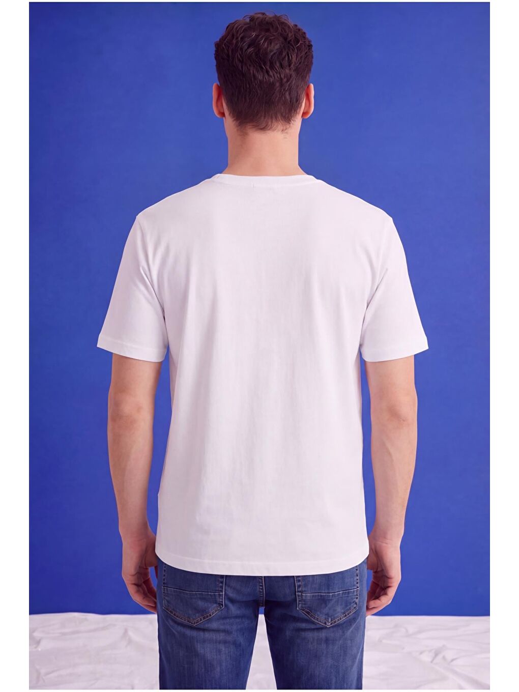 Beyaz Erkek Oversize Tişört Nefes Alan Yumuşak Dokulu Terletmeyen Rahat Kalıp Basic-4