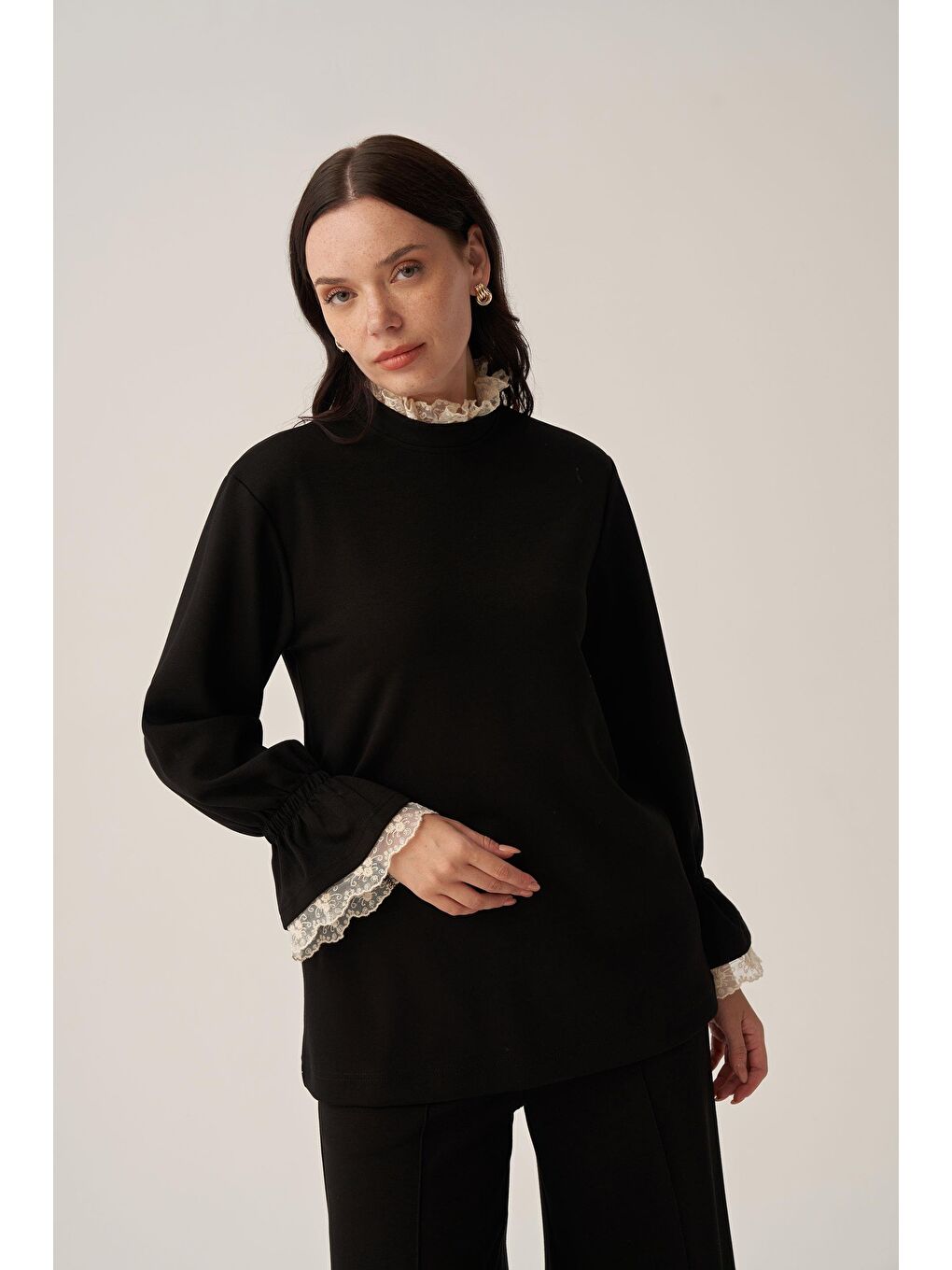 Siyah-Yumuşak Dokulu Fisto Garnili Pantolonlu Takım-3