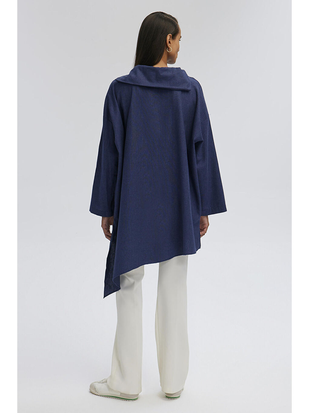 Lacivert Yaka Detaylı Önü Kısa Arkası Uzun Tunik-3