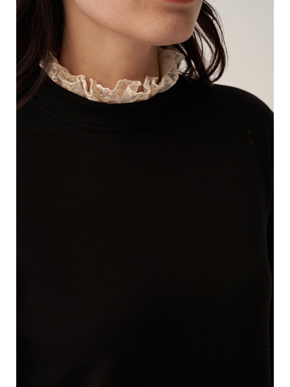 Siyah-Yumuşak Dokulu Fisto Garnili Pantolonlu Takım-4