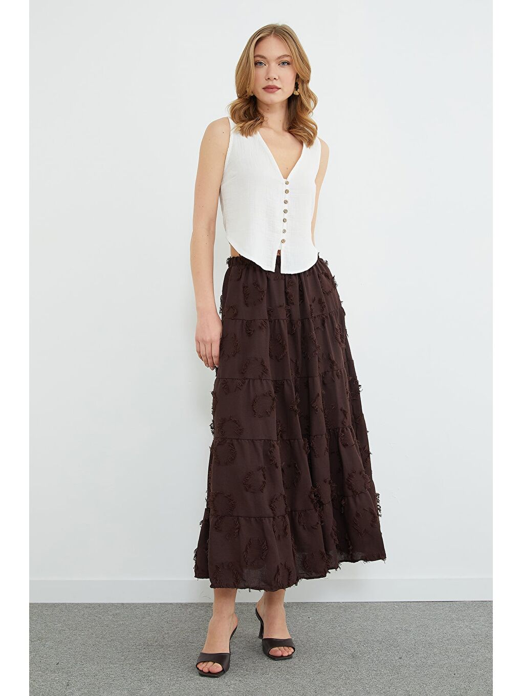 Kahverengi Püsküllü Beli Lastikli Maxi Boy Etek-2