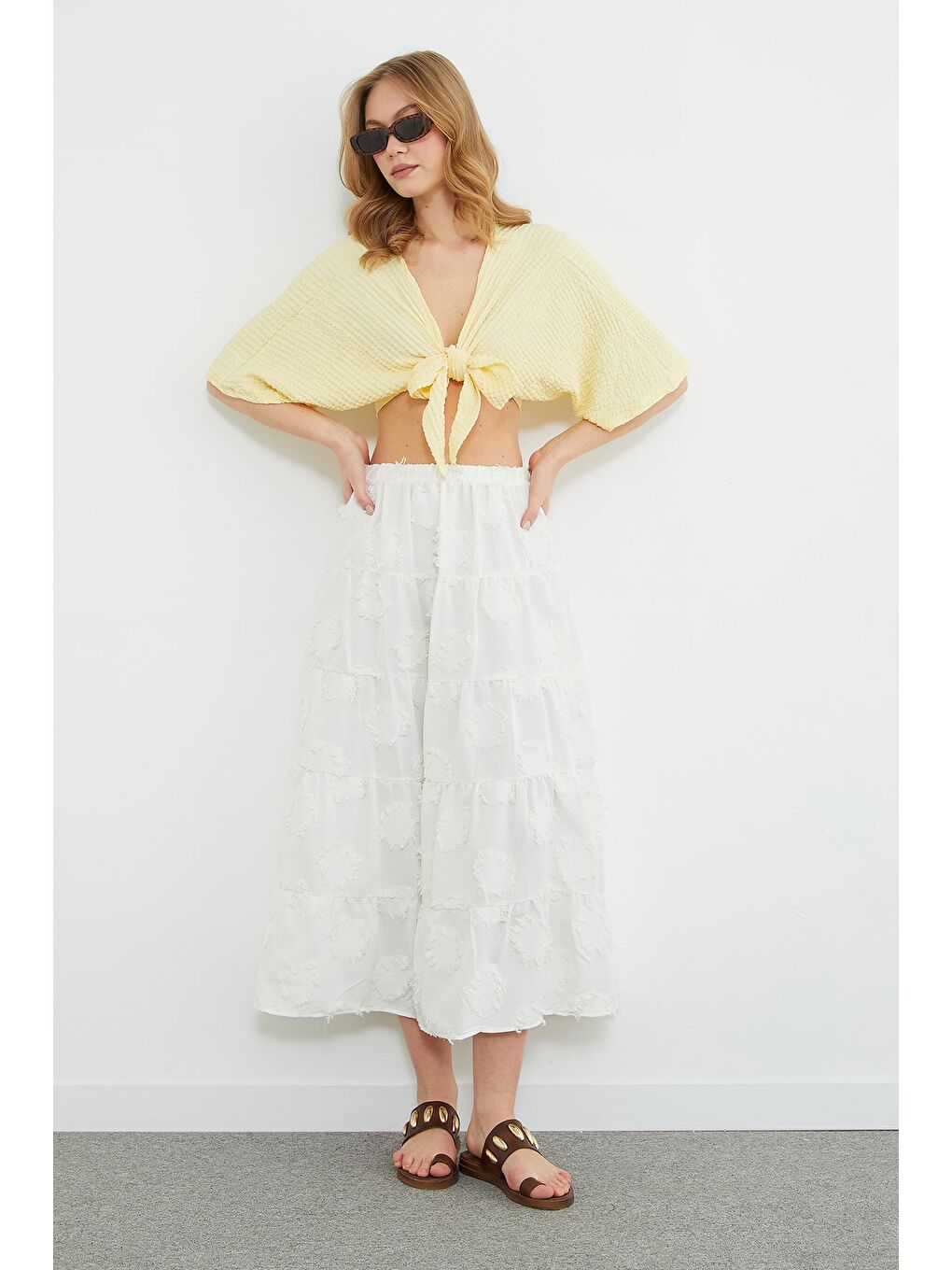 Beyaz Püsküllü Beli Lastikli Maxi Boy Etek-3