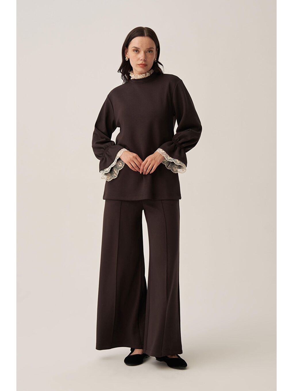 Kahverengi Acı Kahve-Yumuşak Dokulu Fisto Garnili Pantolonlu Takım