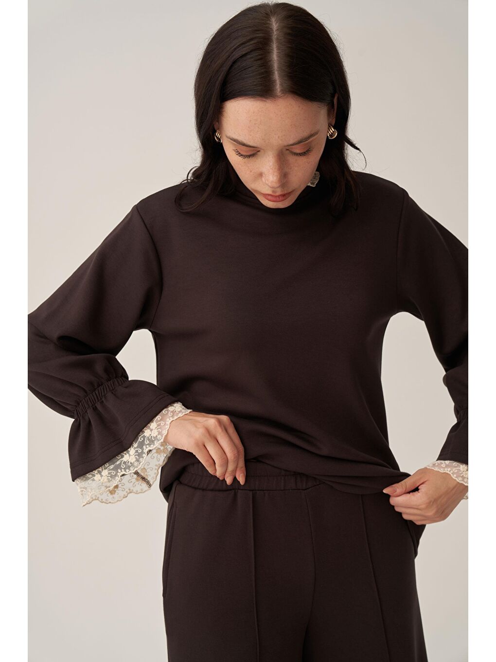 Kahverengi Acı Kahve-Yumuşak Dokulu Fisto Garnili Pantolonlu Takım-5